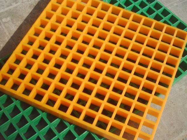 解说小黄鸭网站模具的加工应用